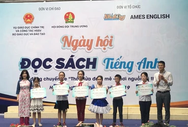 Lan tỏa phong trào học sinh tiểu học đọc sách tiếng Anh