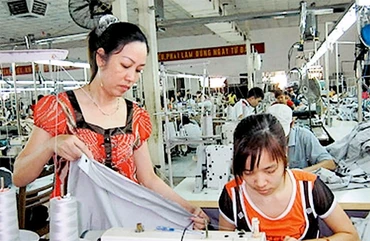 Thực hiện Cuộc vận động "Học tập và làm theo tấm gương đạo đức Hồ Chí Minh" Công ty May I - Tổng Công ty CP Dệt may Nam Ðịnh triển khai tốt phong trào tiết kiệm điện, tiết kiệm được 2,5 tỷ đồng/năm, g
