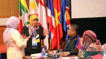 Các đại biểu trao đổi tại Tọa đàm.