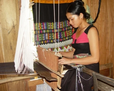Dệt thổ cẩm còn bảo lưu trong đồng bào Thái ở nhiều huyện vùng thượng du Thanh Hóa.