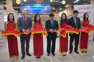 Khai trương gian hàng giới thiệu sản phẩm tỉnh Thanh Hóa tại LB Nga
