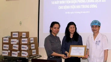 Tài trợ Bệnh viện Nhi TƯ thiết bị phòng, chống dịch sởi