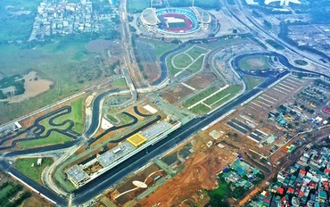 Quang cảnh đường đua F1 (quận Nam Từ Liêm, Hà Nội) đang hoàn thiện. Ảnh: NGỌC THÀNH