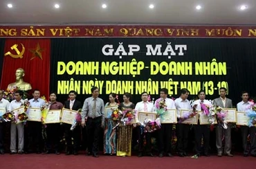 Quảng Trị: Các DN, doanh nhân ủng hộ quỹ Ngày vì người nghèo 200 triệu đồng