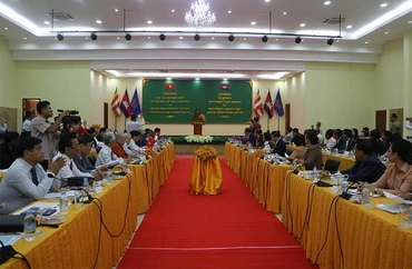 Quang cảnh hội nghị. 