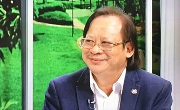 PGS, TS Nguyễn Viết Nhung, Giám đốc Bệnh viện Phổi Trung ương, Chủ nhiệm Chương trình chống lao quốc gia.