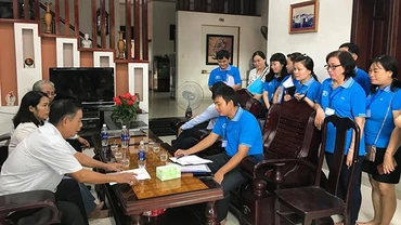 Điều tra mẫu tại quận Cẩm Lệ - Ảnh: VGP/MINH TRANG