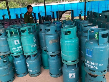 Hàng nghìn vỏ chai LPG nhiều nhãn hiệu khác nhau do công ty tập kết tại xưởng sang, chiết được ngành chức năng Bắc Kạn phát hiện vào thời điểm tháng 5-2019.