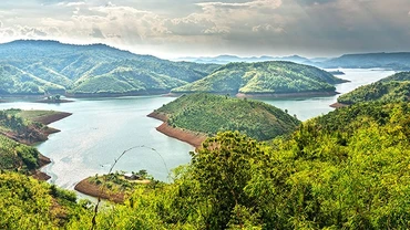 Khu du lịch Tà Đùng (Đác Nông).
