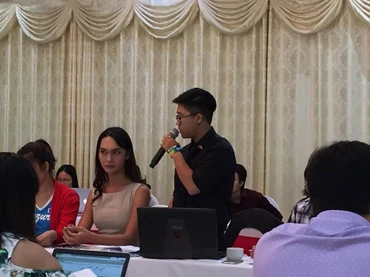 Đại diện cộng đồng chuyển đổi giới tính đưa ra những ý kiến đề xuất tại hội thảo. 