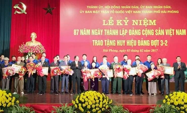 Hải Phòng trao Huy hiệu Đảng cho 2.126 đảng viên