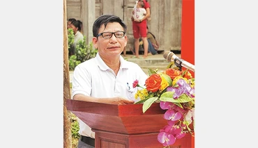 “Cõng” chữ lên Bản Kè