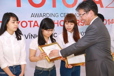 Học bổng Toyota Việt Nam 2014 tặng học sinh xuất sắc chuyên ngành kỹ thuật môi trường 