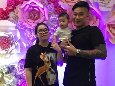 Một cặp vợ chồng vô sinh, hiếm muộn đã có một bé trai kháu khỉnh. 