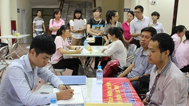 Tư vấn và giới thiệu việc làm cho người khuyết tật. Ảnh: NAM ANH