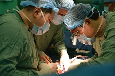 Ghép thận tự thân nhằm bảo tồn thận