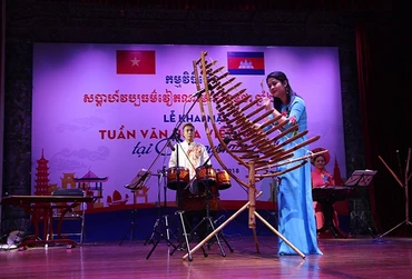 Tiết mục biểu diễn đàn T'rưng.