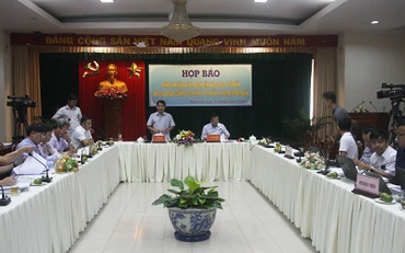 Quang cảnh buổi họp báo.