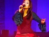 Ca sĩ Khánh Linh cùng ca sĩ
Trọng Tấn sẽ là đại diện của
Việt Nam trong chương trình
“Vì một thế giới hòa bình”.