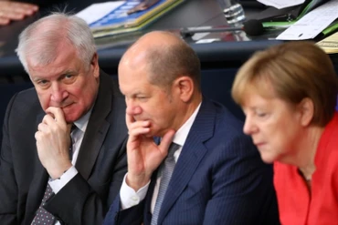 Thủ tướng Merkel, Bộ trưởng Tài chính Olaf Scholz và Bộ trưởng Nội vụ Seehofer trong cuộc thảo luận tại Berlin, ngày 4-7. (Ảnh: Reuters)