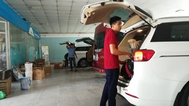 Công ty Hà Lan có ứng dụng riêng để khách đặt xe, thanh toán điện tử và hợp đồng điện tử được kết nối về công an, cơ quan thuế, ngành GTVT.