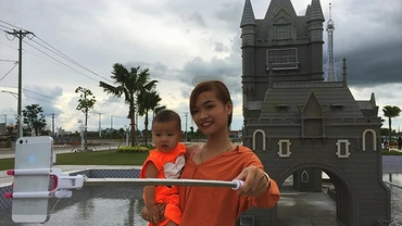 Người dân thích thú tìm tới đây để khám phá, chụp hình.