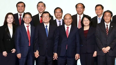 Thủ tướng Nguyễn Xuân Phúc với các đại biểu. Ảnh: THỐNG NHẤT (TTXVN)