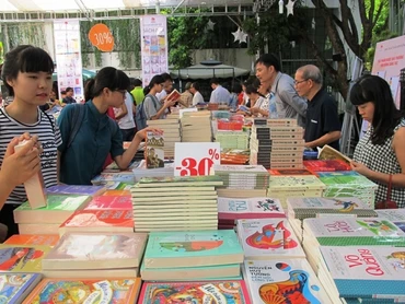 Hội sách Giáng sinh 2015 với thông điệp “Kết nối yêu thương”