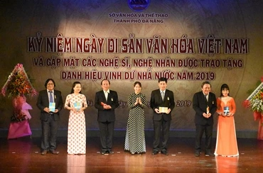 Các Nghệ sĩ Ưu tú, Nghệ sĩ Nhân dân được vinh danh, chiều 21-11.