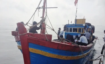 Tàu cá vi phạm.