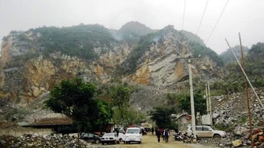 Núi Hang Cá, nơi xảy ra vụ sạt, lở đá.