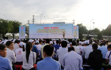 Quang cảnh buổi mít-tinh.