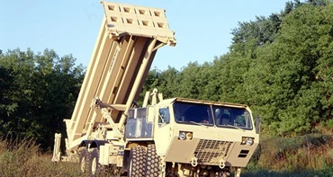 Một bệ phóng thuộc hệ thống phòng thủ tên lửa tầm cao giai đoạn cuối (THAAD) của Mỹ.