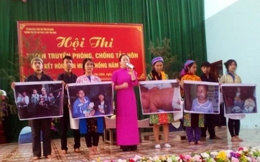Hội thi tuyên truyền phòng, chống tảo hôn và hôn nhân cận huyết thống ở Trường Phổ thông Dân tộc THCS và THPT Yên Minh, Hà Giang.