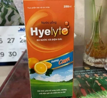 Hình ảnh loại thực phẩm chức năng dạng Oresol gia đình đã cho cháu bé sử dụng (Ảnh do gia đình bệnh nhi cung cấp).