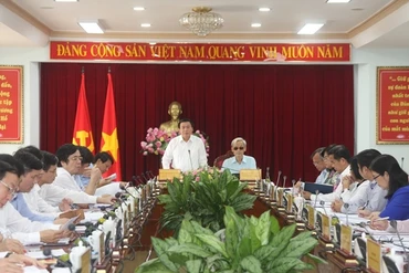 Đồng chí Nguyễn Xuân Thắng phát biểu tại buổi làm việc