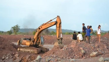 Đơn vị thi công đang khắc phục vỡ kênh.
