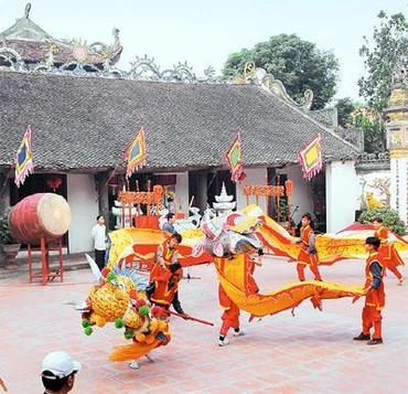 Về bến Lảnh, đền Mây