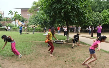 Trò chơi kéo co ba góc (Thái Lan).