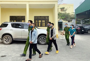 Các đối tượng bị Công an TP Hạ Long bắt giữ.