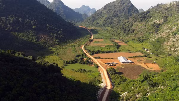 Tỉnh Lạng Sơn khánh thành con đường vào khu dân cư khó khăn Lân Nóng. (Ảnh: Dương Nguyên)