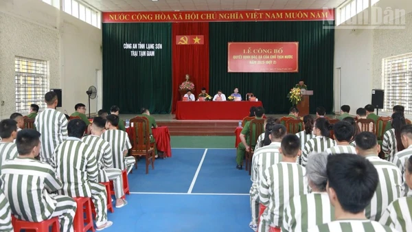 Lễ công bố Quyết định đặc xá của Chủ tịch nước năm 2025 đợt 2 tại Trại Tạm giam Công an tỉnh Lạng Sơn.