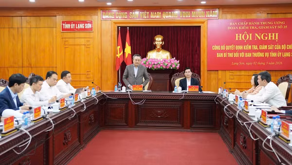 Đồng chí Chủ nhiệm Ủy ban kiểm tra Trung ương phát biểu chỉ đạo hội nghị.