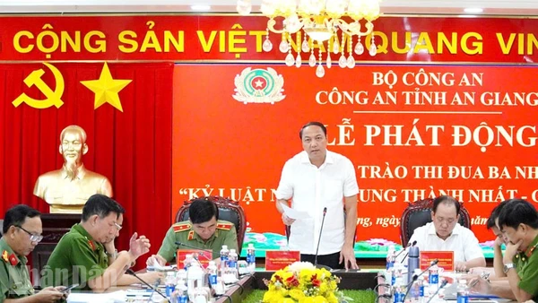 Phó Bí thư Tỉnh ủy An Giang Lâm Minh Thành phát biểu chỉ đạo.