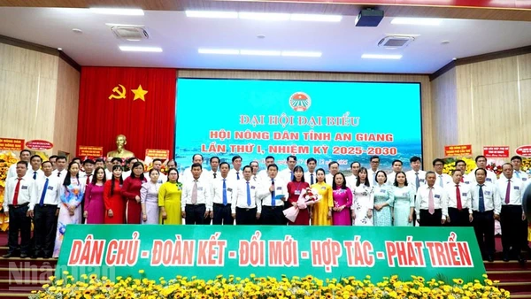 Ban Chấp hành Hội Nông dân tỉnh An Giang lần thứ I nhiệm kỳ 2025-2030 ra mắt Đại hội.