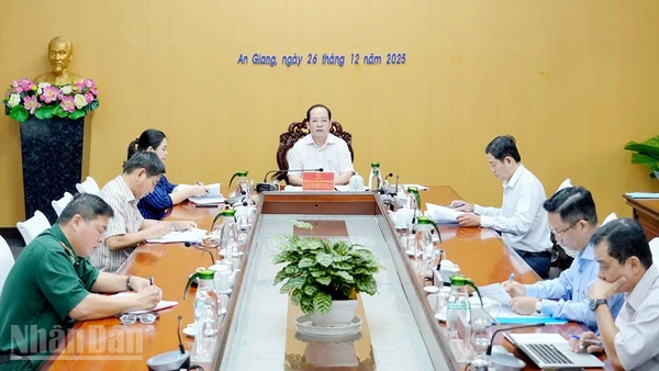 Quang cảnh cuộc họp.