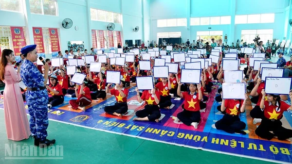 Sôi nổi cuộc thi “Em yêu biển, đảo quê hương” tại phường Rạch Giá.