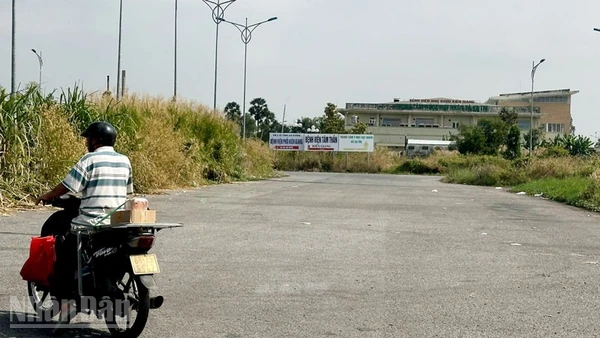 Đường vào khu Trung tâm Y học hạt nhân và Xạ trị (thuộc Bệnh viện Ung bướu Kiên Giang). 