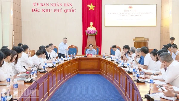 Quang cảnh buổi bàn giao tài sản.