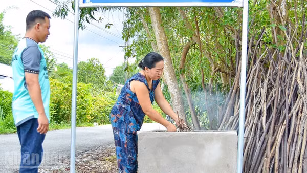 Mô hình lò đốt rác hộ gia đình tại vùng U Minh Thượng giúp giải quyết bài toán môi trường nông thôn.